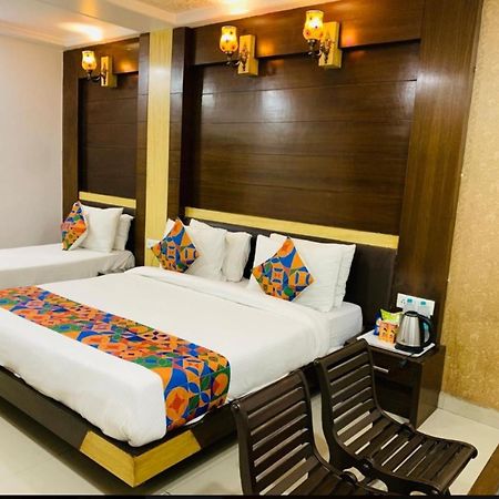 Capital O 6408 Hotel Delhi Heart New Delhi Extérieur photo