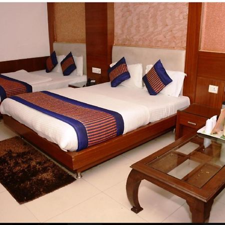 Capital O 6408 Hotel Delhi Heart New Delhi Extérieur photo