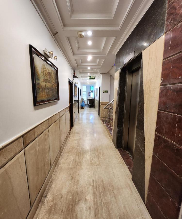 Capital O 6408 Hotel Delhi Heart New Delhi Extérieur photo