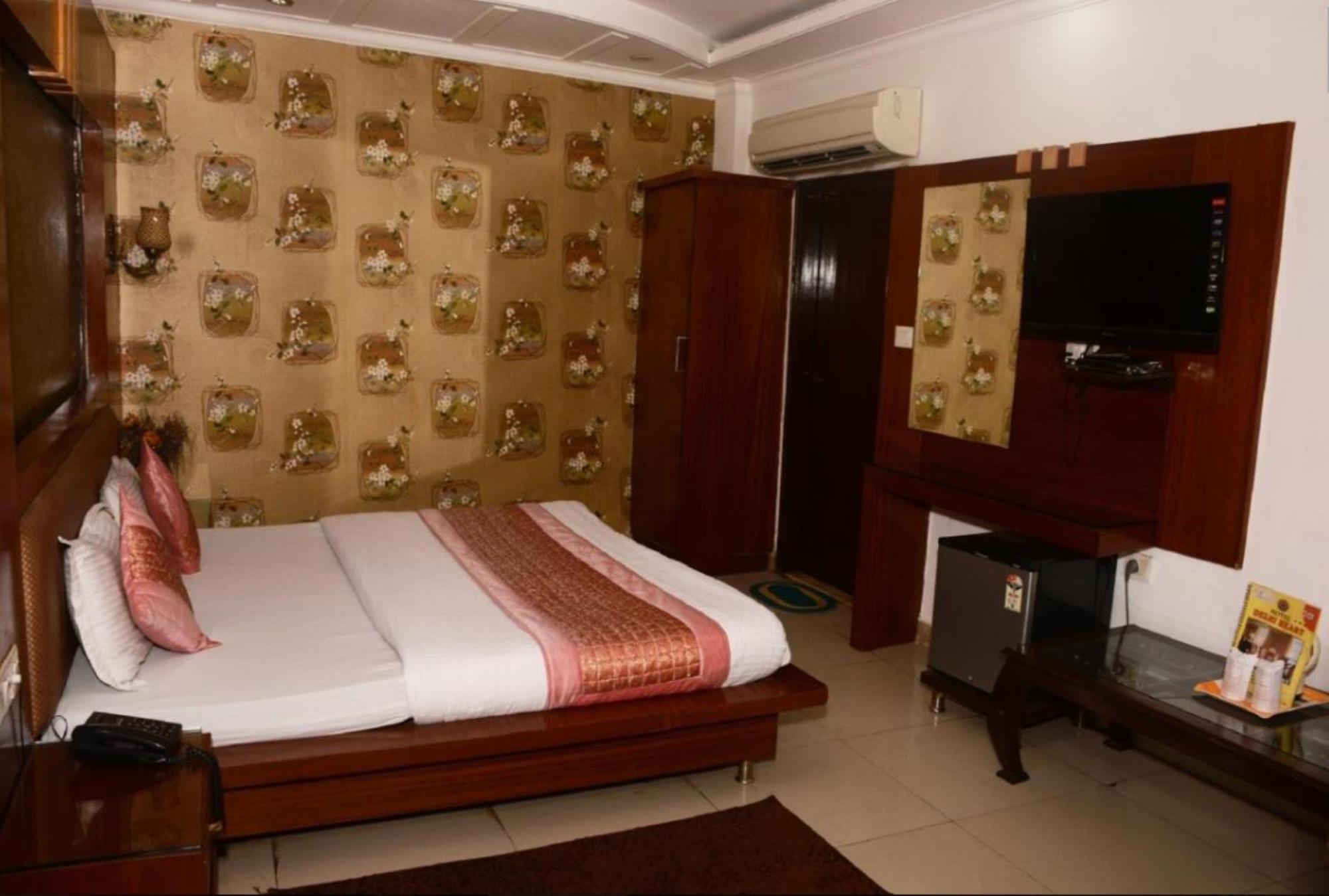 Capital O 6408 Hotel Delhi Heart New Delhi Extérieur photo