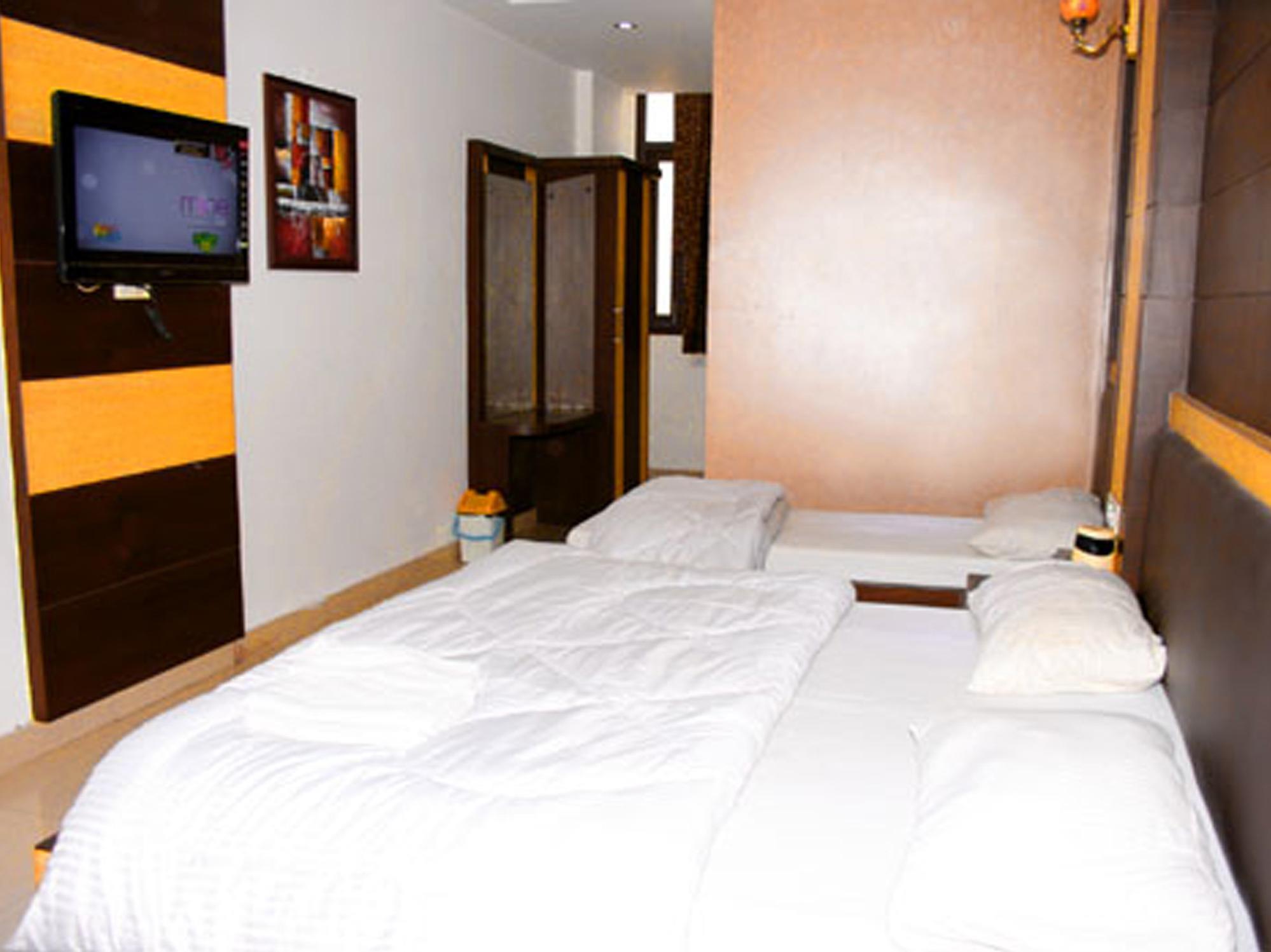 Capital O 6408 Hotel Delhi Heart New Delhi Extérieur photo