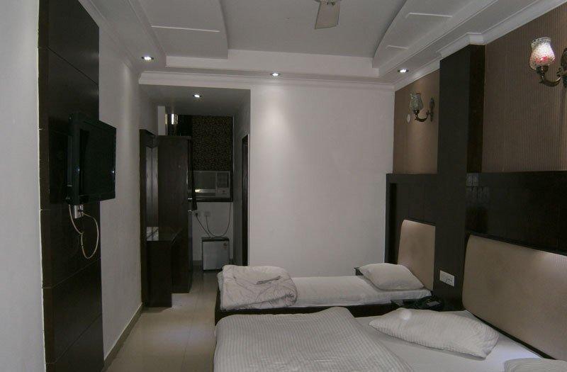 Capital O 6408 Hotel Delhi Heart New Delhi Extérieur photo