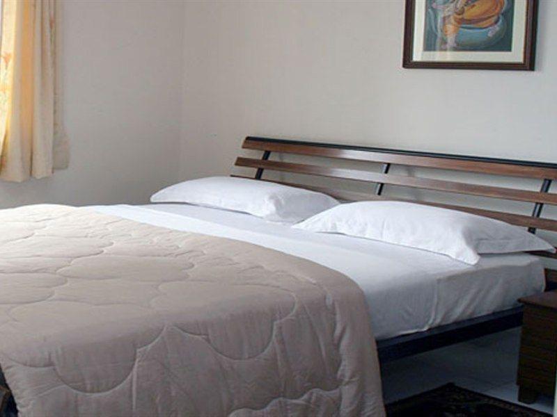 Capital O 6408 Hotel Delhi Heart New Delhi Extérieur photo