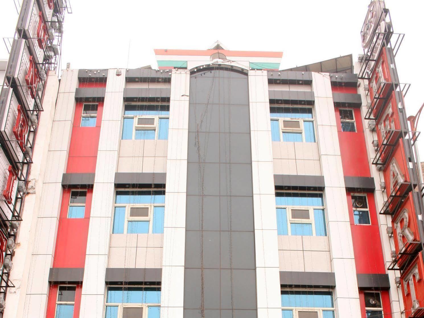 Capital O 6408 Hotel Delhi Heart New Delhi Extérieur photo